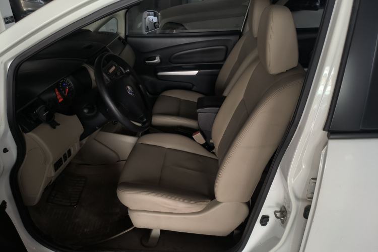 Used Venucia R50 2013 1.6L Automatic Luxury Edition
