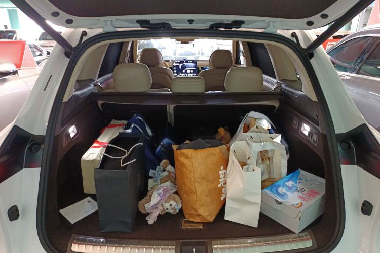 Used Hima AITO M7 2026 Model Range-Extending Max All-Wheel Drive 5-Seater Version Trunk