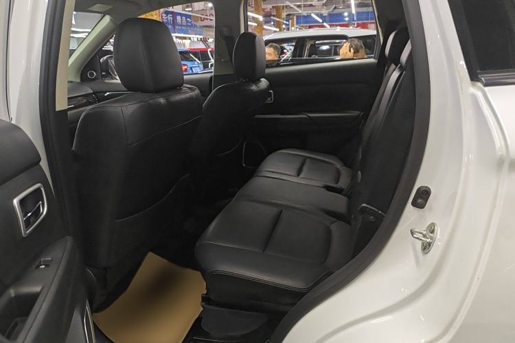 Used Mitsubishi Outlander 2016 2.4L 4x4 Luxury Edition 7-Seater
