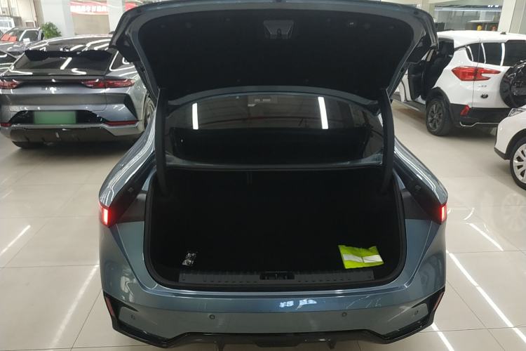 Used Lynk & Co 07 2024 EM-P 126 Long-Range Ultra
