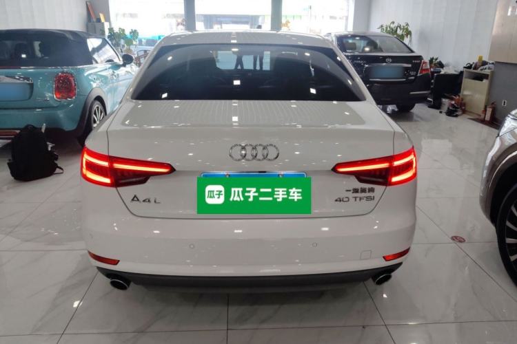 Used Audi A4L 2017 40 TFSI Ambition Edition
