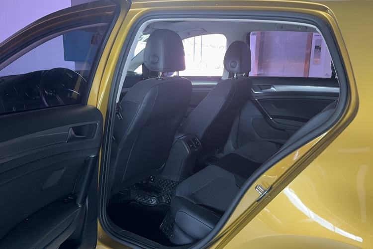 Used Volkswagen Golf 2018 230TSI Automatic Comfort Model
