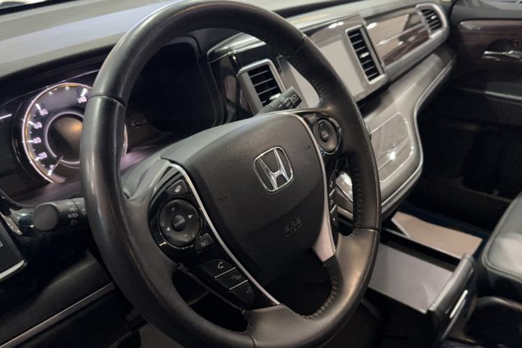 Used Honda Elysion 2016 2.4L Luxury Edition Interior 3