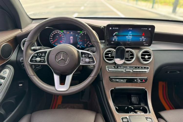 Used Mercedes-Benz GLC 2020 Facelift GLC 300 L 4MATIC Dynamic Edition Exterior 9