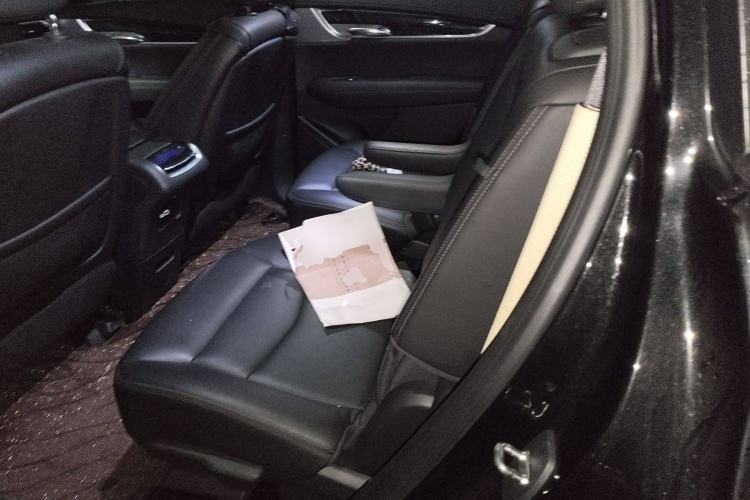 Used Cadillac XT6 2022 2.0T Six-Seater Four-Wheel Drive Luxury Version
