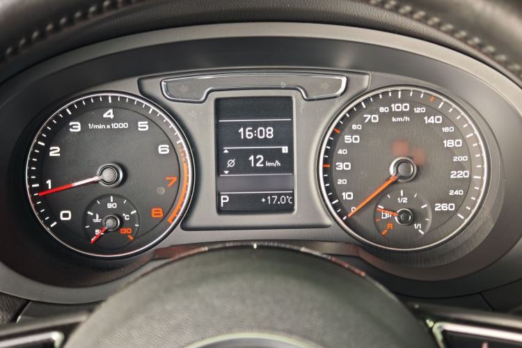 Used Audi Q3 2016 40 TFSI quattro all-wheel-drive sport model
