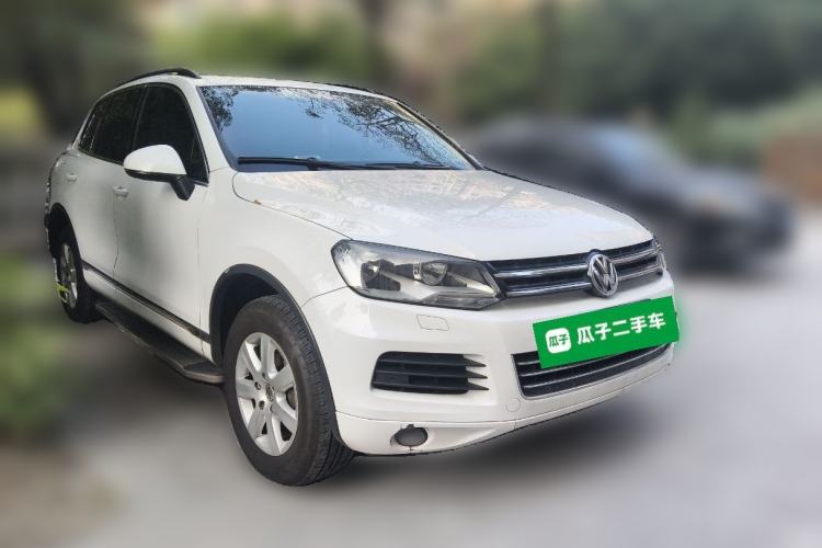 Used Volkswagen Touareg 2015 3.0 TSI Standard Model Front Right 45 Deg