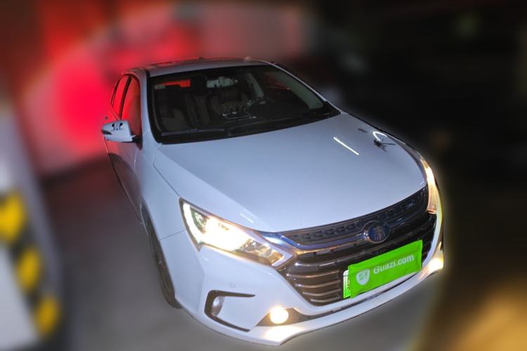 Used BYD Qin New Energy 2017 1.5T Luxury Model Front Right 45 Deg