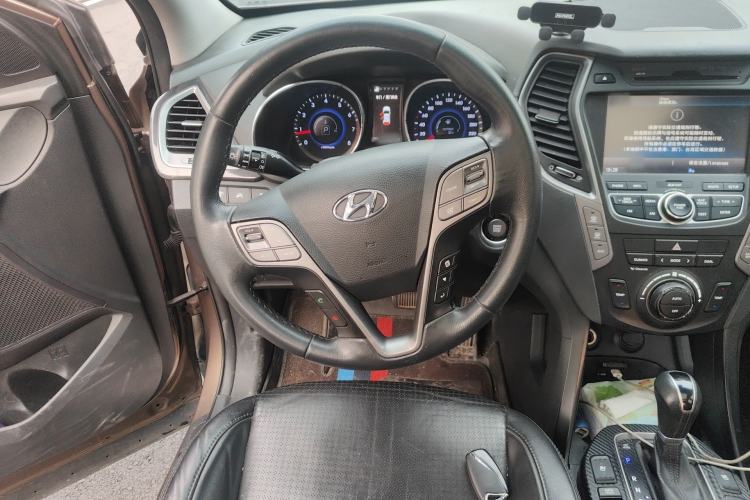 Used Hyundai Santa Fe 2013 2.0T Automatic All-Wheel Drive Top Trim