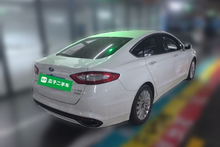 Used Ford Mondeo 2013 2.0L GTDi 200 Luxury Model Rear Right 45 Deg