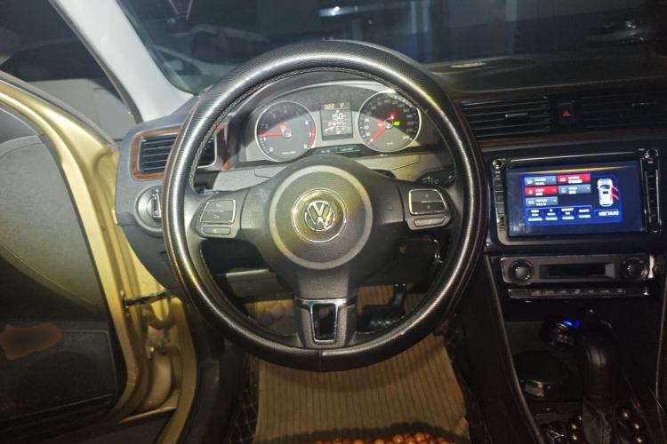 Used Volkswagen Santana 2013 1.6L Automatic Luxury Edition Steering Wheel