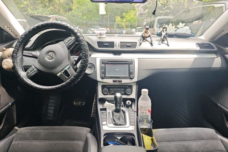 Used Volkswagen FAW-Volkswagen CC 2013 1.8TSI Luxury Model Center Console