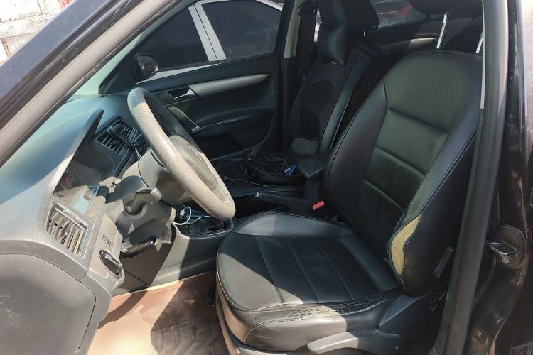 Used Volkswagen Lavida 2013 Restyled Classic 1.6L Manual Comfort Edition
