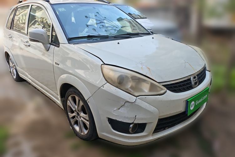 Used Suzuki Liana A6 2014 Hatchback 1.4L Manual Enjoyment Model Front Right 45 Deg