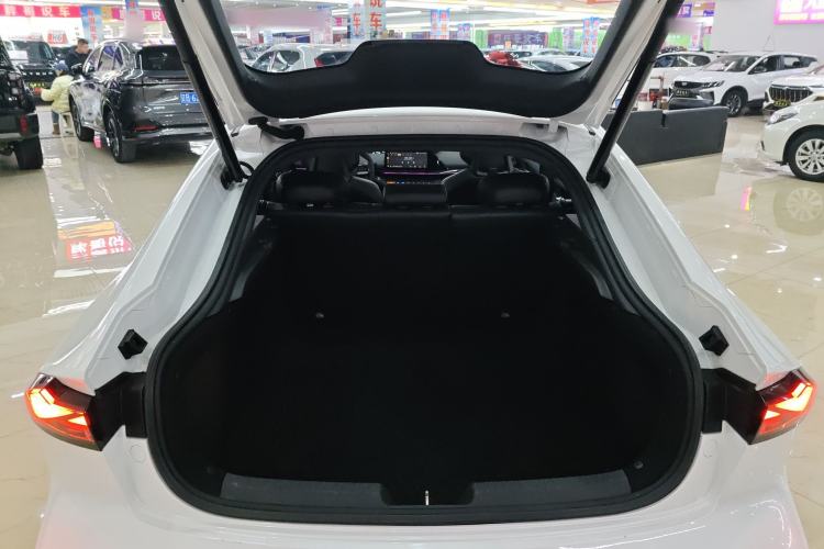 Used Changan UNI-V 2022 1.5T Prestige Version