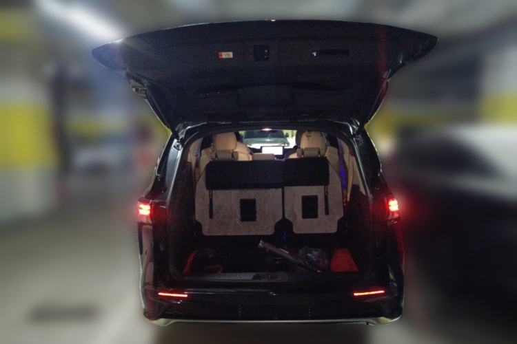 Used Toyota Granvia 2023 2.5L Hybrid Prestige PLUS Edition