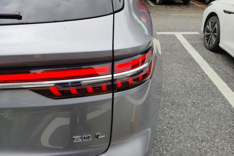 Used Geely Auto Monjaro L 2024 2.0TD High-Power Automatic Two-Wheel Drive Skyline Edition Right Rear Taillight