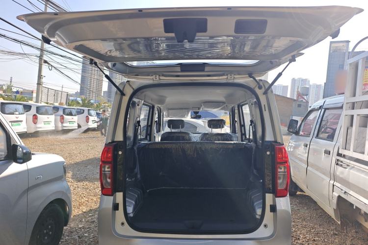 Used Wuling Zhiguang New Energy 2025 Standard Model Trunk