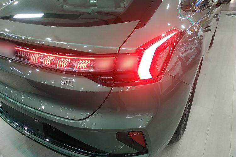 Used Zeekr 001 2025 WE Edition 100 kWh Rear-Wheel Drive
