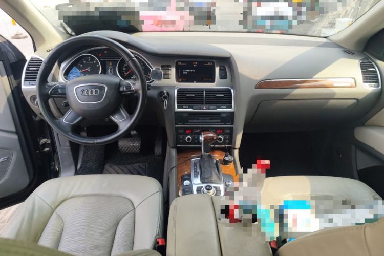 Used Audi Q7 2012 3.0 TFSI Comfort Model (200kW) Center Console