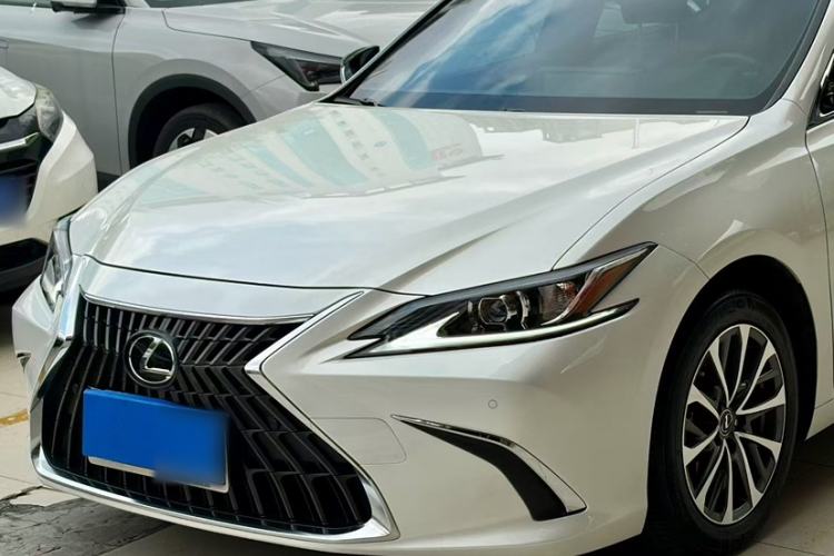 Used Lexus ES 2023 200 Excellence Edition Exterior 1