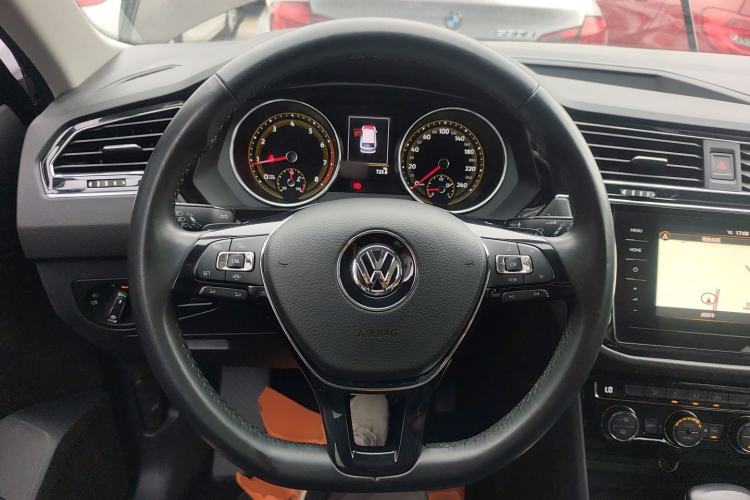 Used Volkswagen Tiguan L 2019 Updated Version 330TSI Automatic Two-Wheel Drive Panoramic Comfort Edition China VI Standard