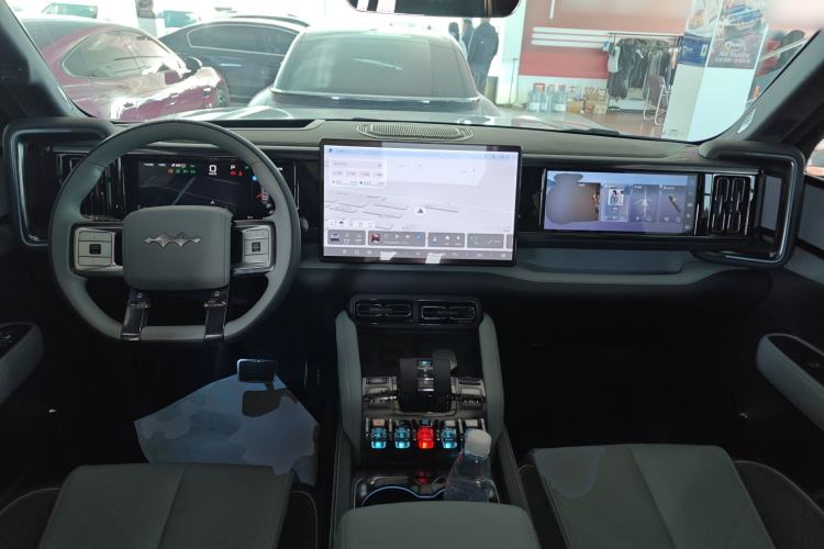 Used Formula Leopard Leopard 5 2023 Navigator Edition
