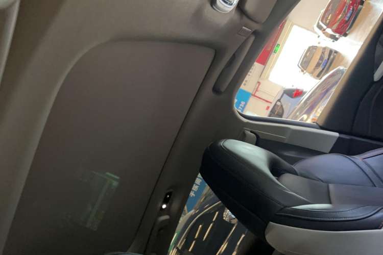 Used Lynk & Co 02 2018 1.5T DCT Two-Wheel Drive Zhaoban China V Standard
