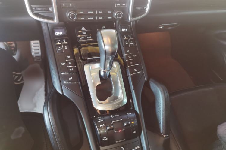 Used Porsche Cayenne 2016 Cayenne Platinum Edition 3.0T