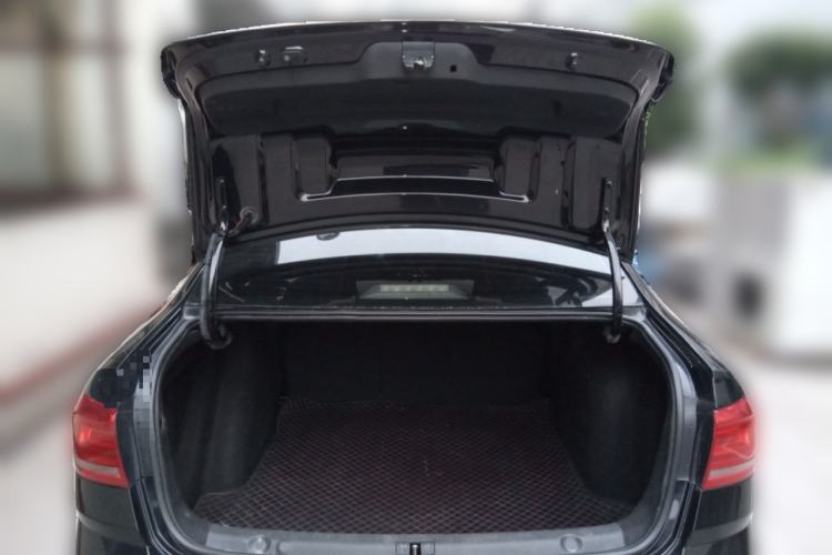 Used Volkswagen Lavida 2015 1.6L Manual Comfort Edition
