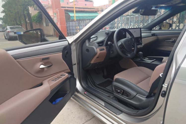 Used Lexus ES 2025 200 Premium Edition
