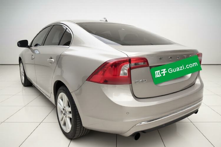 Used Volvo S60 2014 S60L 2.0T Zhiyuan Edition
