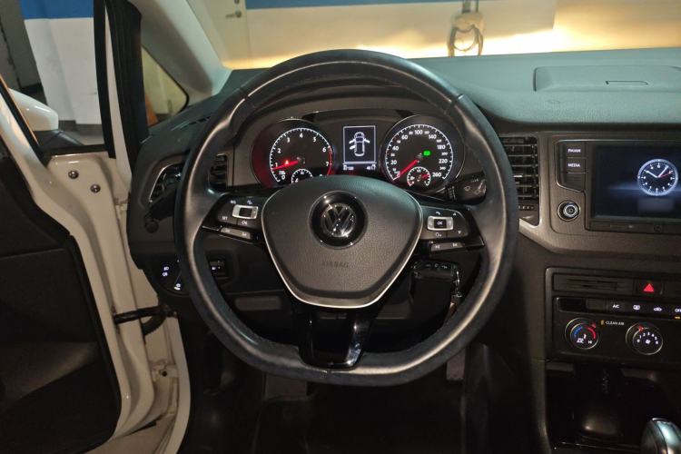 Used Volkswagen Golf Sportsvan 2016 230TSI Automatic Trend Edition Steering Wheel