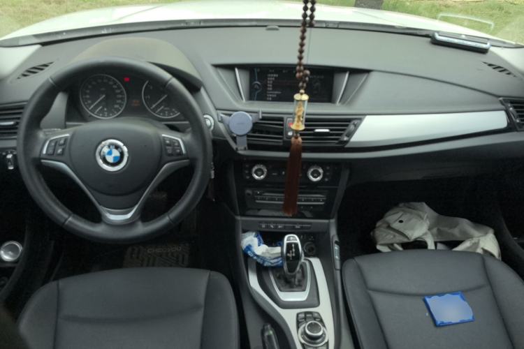 Used BMW X1 2014 sDrive18i Leading Model Center Console