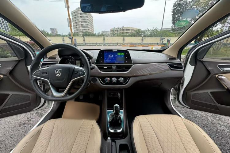 Used Baojun 310W 2017 1.5L Manual Fashion Edition China VI