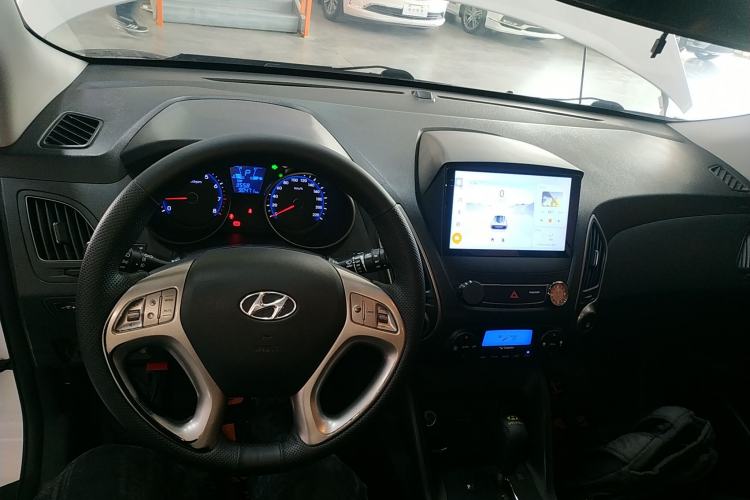 Used Hyundai ix35 2015 2.0L Automatic 2WD Smart Type China IV
