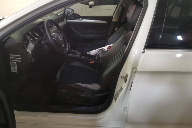 Used Volkswagen Variant 2017 380TSI Two-Wheel Drive Comfort Edition