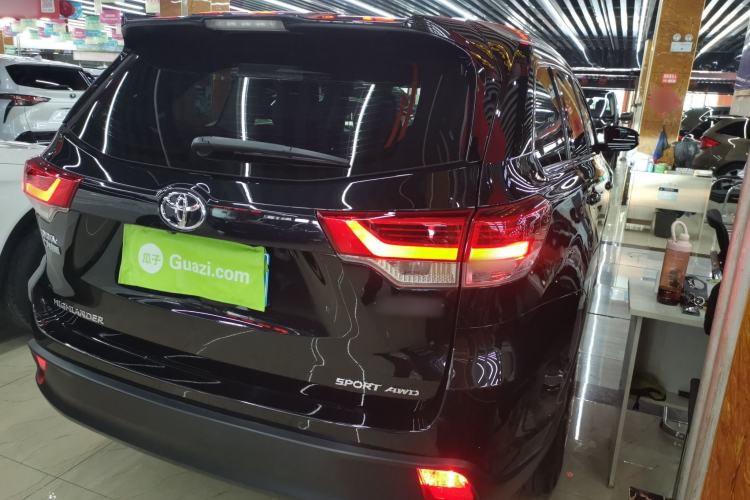 Used Toyota Highlander 2018 2.0T Four-Wheel Drive Luxury Edition 7 Seats China V Emission Standard
