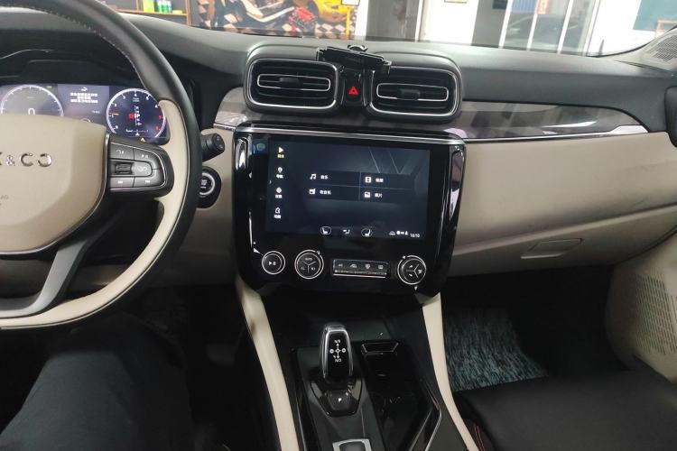 Used Lynk & Co 02 2018 1.5T DCT Two-Wheel Drive Zhaoban China V Standard
