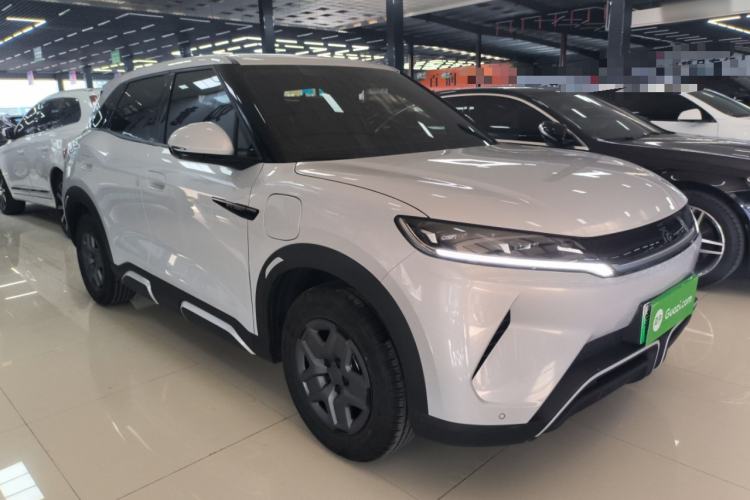 Used BYD Yuan UP 2024 401 km Active Version Front Right 45 Deg