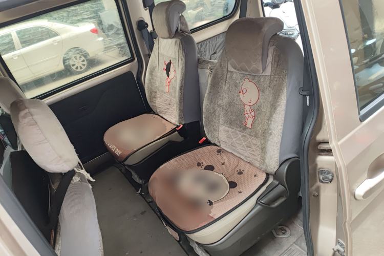 Used Wuling Rongguang V 2018 1.5L Standard Version
