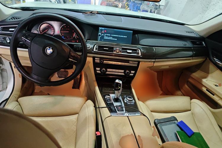 Used BMW 7 Series 2009 730Li Luxury Model Center Console