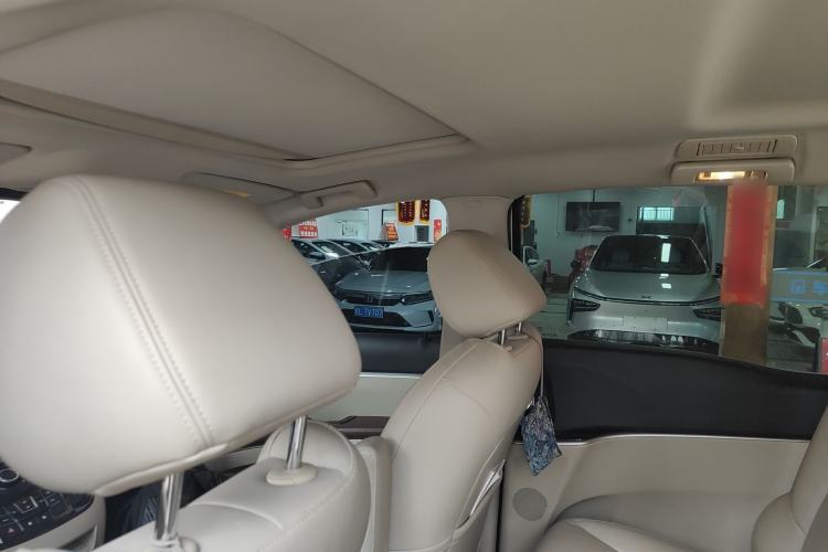 Used Buick GL8 2018 28T Luxury Model China VI Standard Headliner