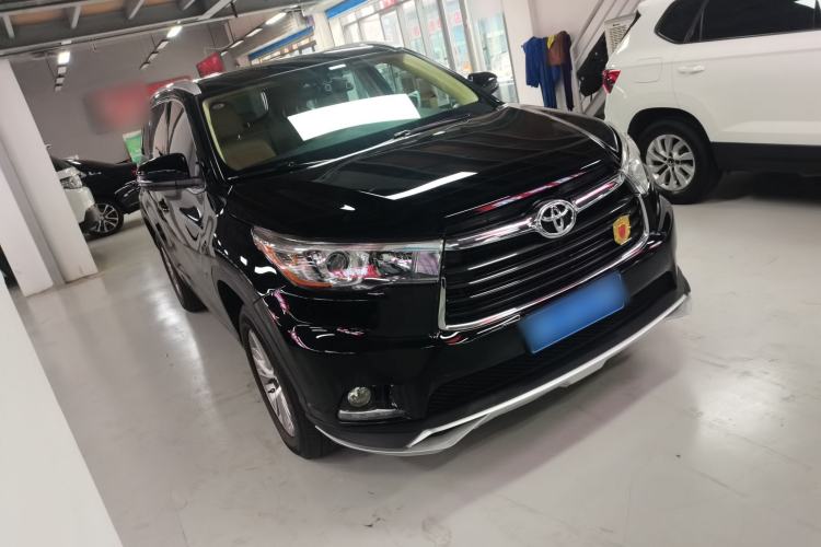 Used Toyota Highlander 2015 2.0T Two-Wheel Drive Elite Edition 5 Seats Front Right 45 Deg