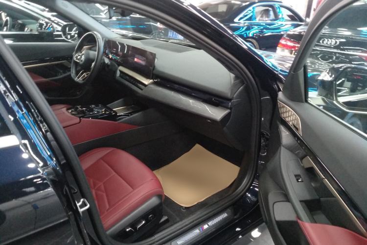 Used BMW 5 Series 2025 530Li Luxury Edition M Sport Package