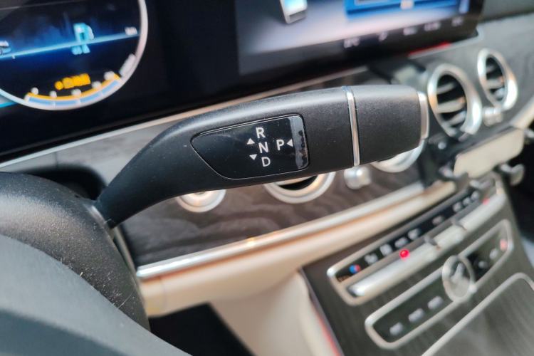 Used Mercedes-Benz E-Class 2019 Restyled E 300 L Sporty and Stylish Edition Gear Lever
