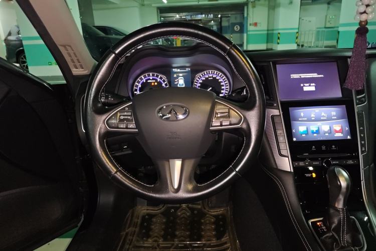 Used Infiniti Q50L 2015 2.0T Enjoyment Edition Steering Wheel