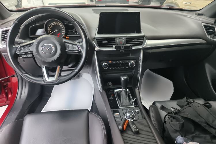 Used Mazda CX-4 2018 2.0L Automatic Two-Wheel Drive Blue Sky Premium Upgrade Version China V Standard
