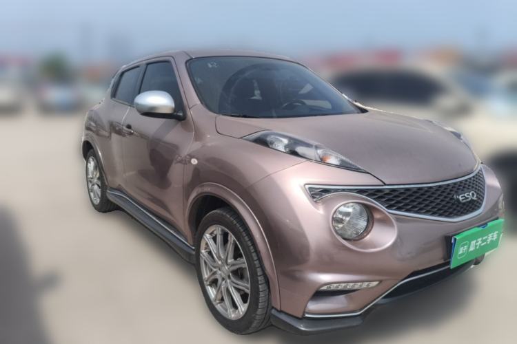 Used Infiniti ESQ 2014 1.6L Spontaneous Edition Front Right 45 Deg