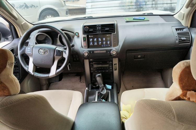 Used Toyota Prado 2010 2.7L Automatic Standard Edition Center Console